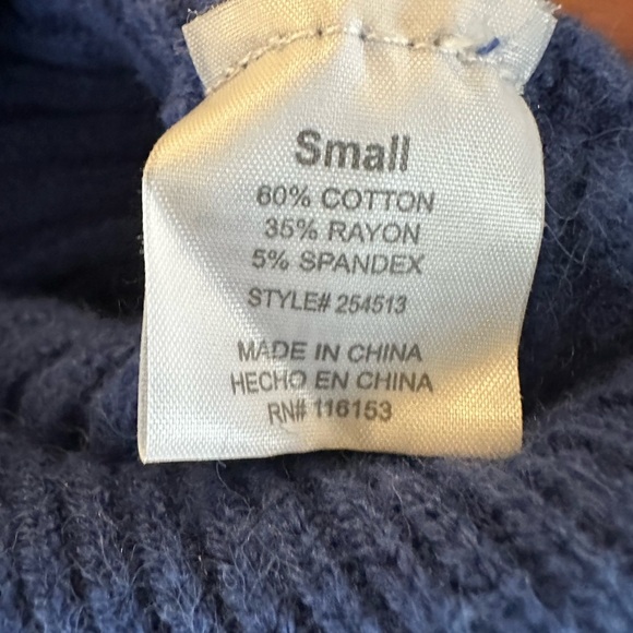 Prof Apparel Blue Bat Wing Women’s Sweater. Ribbed knit sweater buttons - Picture 7 of 11